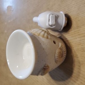 Scentsy Sea Shell plug in